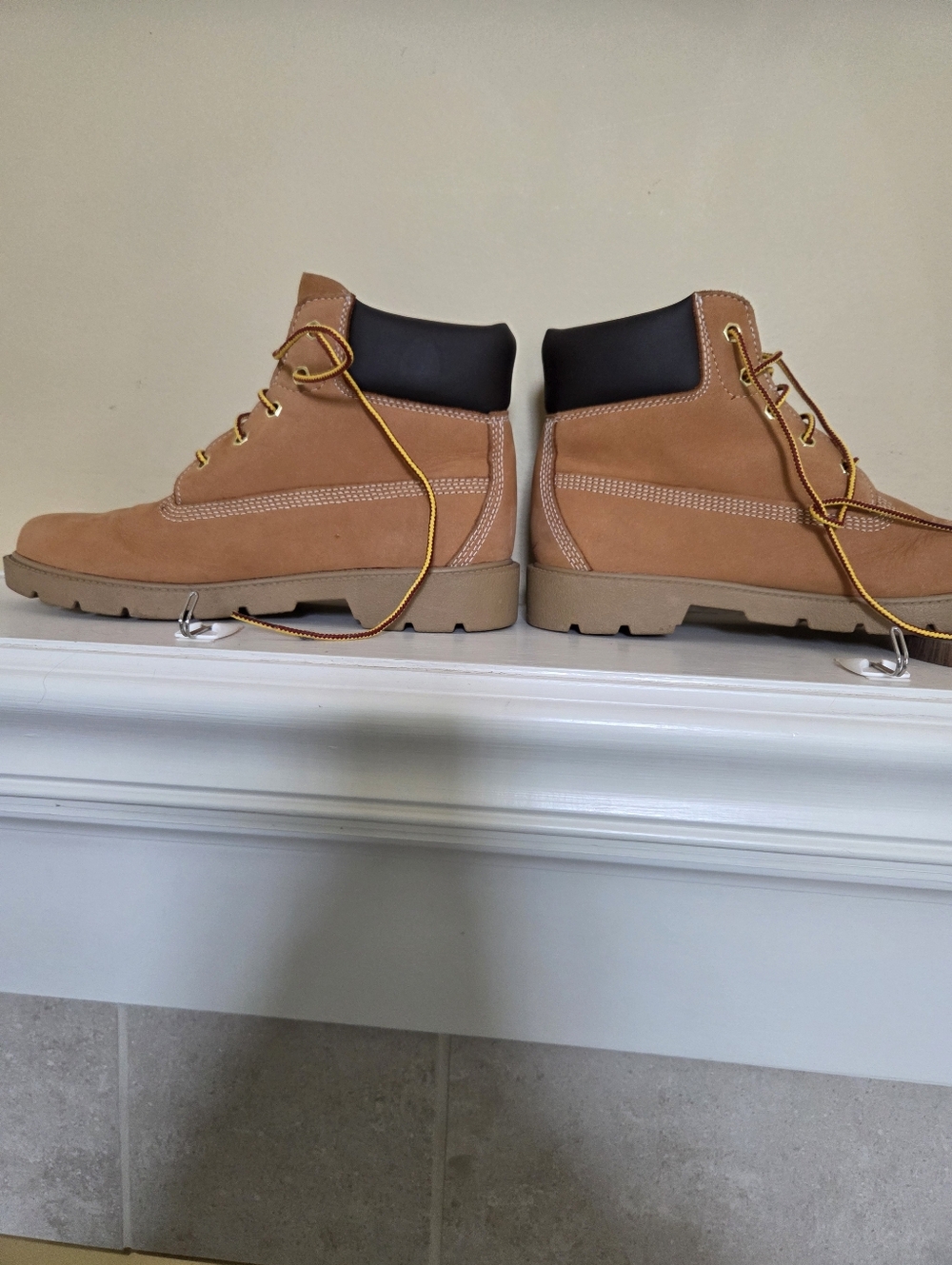 Womens SIZE 5 Timberland Wheat Tan Lace-Up Work Boots with Black Collar